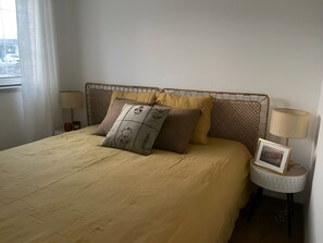 2 bedrooms, bed sheets