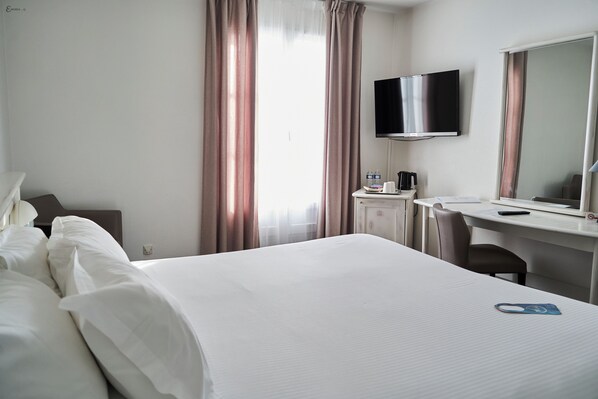 Standard Double Room | Free WiFi