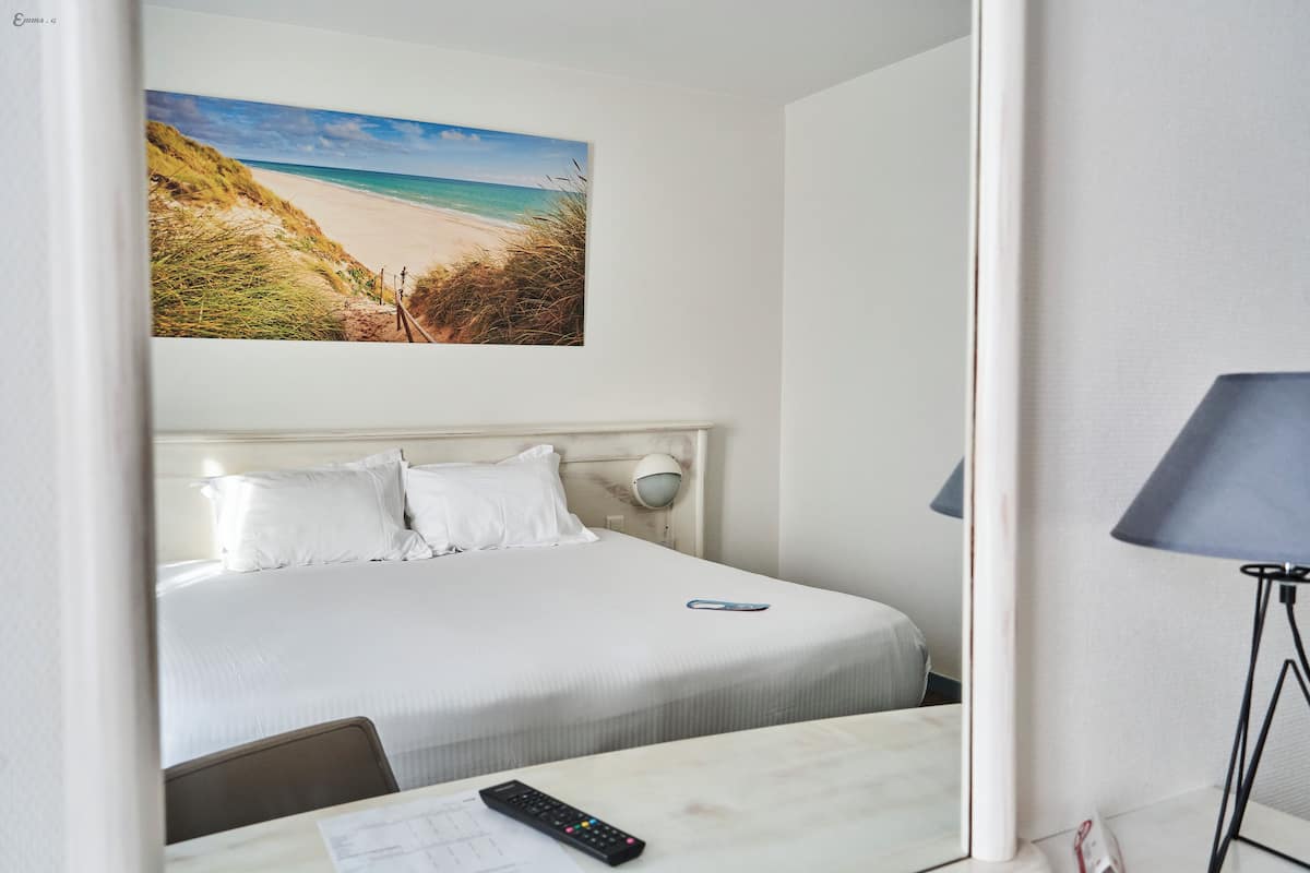 Superior Double Room, Garden View | WiFi (free)