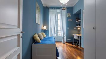 Apartment, 2 Bedrooms | Iron/ironing board, cots/infant beds, free WiFi, bed sheets