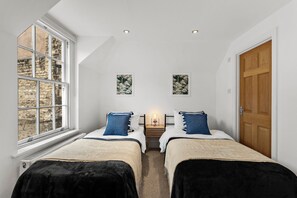 2 bedrooms, iron/ironing board, Internet, bed sheets - Stylish flat in Bath - Flat E (Bath)