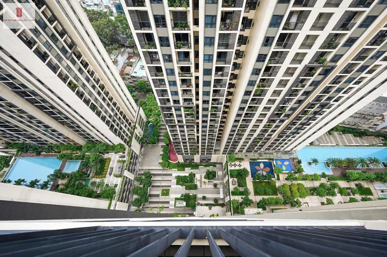 Luxury Apartment, 2 Bedrooms, Non Smoking, City View | Peralatan tempat tidur premium, bar mini 