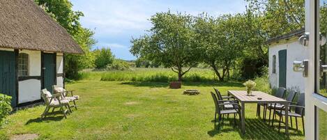 House | Outdoor dining