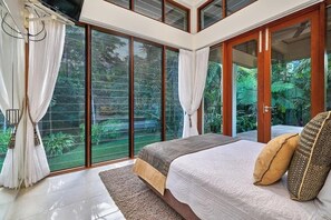 5 habitaciones, escritorio, tabla de planchar con plancha y wifi 