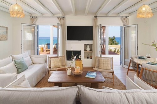 Villa Akroyiali | Seafront Serenity