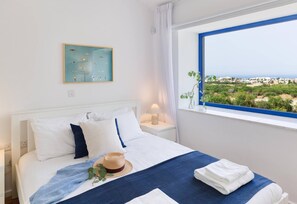 4 bedrooms, in-room safe, iron/ironing board, free WiFi