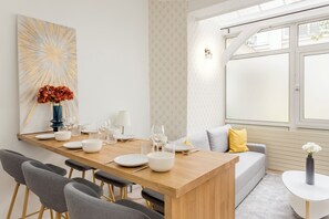 Daily local cuisine breakfast for a fee