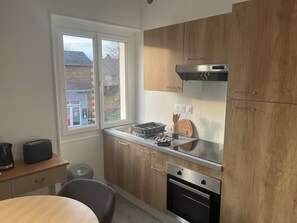 Private kitchen - Spacious, bright, modern apartments in the heart of Saint-Honoré (Saint-Honoré-les-Bains)