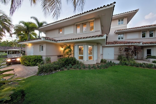 The Cottages at Dorado - Luxury Villa