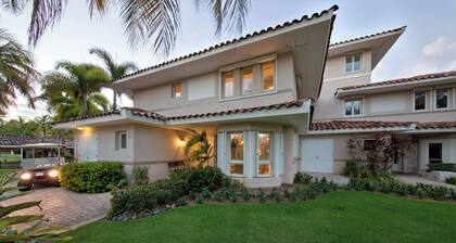 The Cottages at Dorado - Luxury Villa