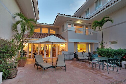 The Cottages at Dorado - Luxury Villa