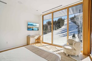 3 soverom, strykejern/-brett, wi-fi og sengetøy