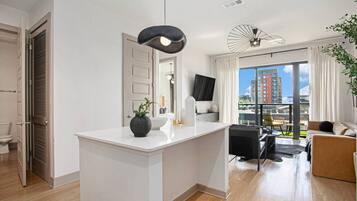 Smart TV, ping pong, books