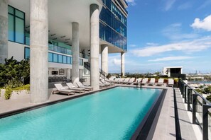 Alberca al aire libre 