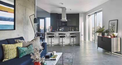 Shoreditch Penthouse with 2 balconies