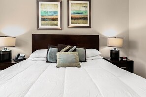 3 soverom, strykejern/-brett, internettilgang og sengetøy