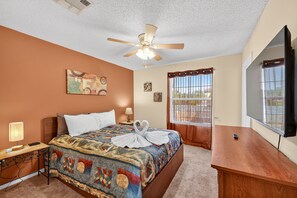 3 bedrooms, iron/ironing board, travel cot, WiFi - NEW! Modern Kissimmee Townhouse near Disney (Kissimmee)