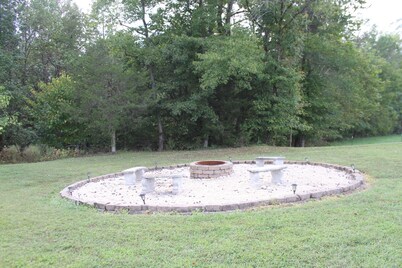 Rustic Elegance: 1800s Farmhouse on 200 Acres w/ All the Comforts of Home