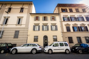 واجهة المنشأة