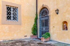Exterior detail - Dante's Paradise with a View of Florence (Firenze)