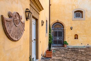 Exterior detail - Dante's Paradise with a View of Florence (Firenze)