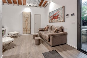 TV - Dante's Paradise with a View of Florence (Firenze)