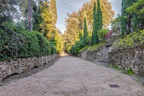 Property grounds - Dante's Paradise with a View of Florence (Firenze)