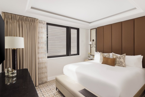 King Room | In-room safe, blackout drapes, iron/ironing board (on request)