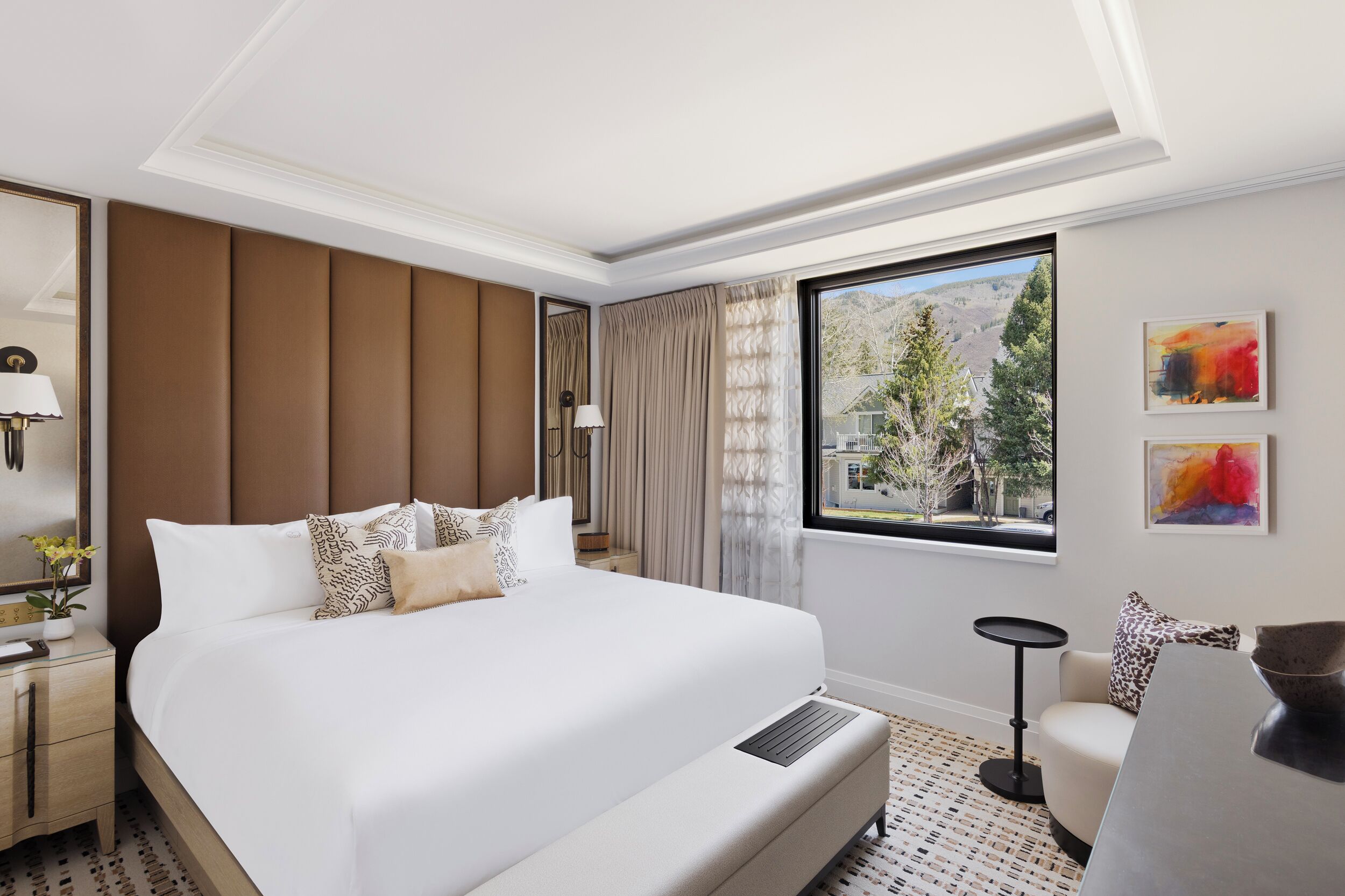 King Suite Town View | In-room safe, blackout drapes, iron/ironing board, free WiFi