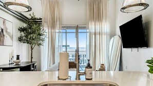 Interior - Modern LuxuryLoft In The Heart Of Atlantic Station (Atlanta)
