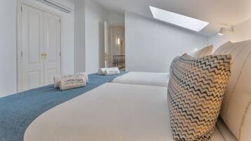 4 عدّة غرف نوم ومكواة/لوح كي وواي فاي وملاءات أسرّة