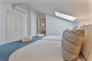 4 عدّة غرف نوم ومكواة/لوح كي وواي فاي وملاءات أسرّة