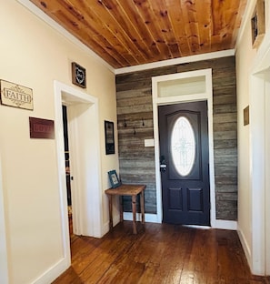 Interior - Hill Country Guest House (Mason)