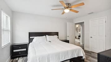 4 Schlafzimmer, Bügeleisen/Bügelbrett, WLAN, Bettwäsche