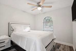 4 Schlafzimmer, Bügeleisen/Bügelbrett, WLAN, Bettwäsche