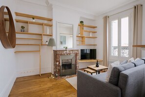 Living area - Spacieux appartement  a Montmartre (Paris)