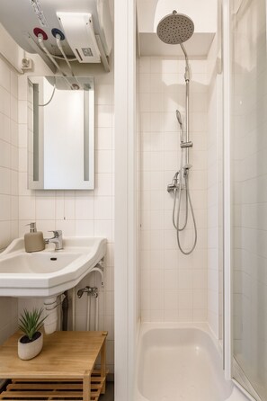 Bathroom - Spacieux appartement  a Montmartre (Paris)