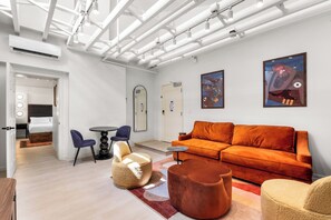 TV connectée de 27 pouces avec chaînes par satellite