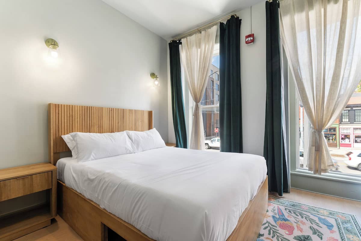 Bügeleisen/Bügelbrett, kostenloses WLAN