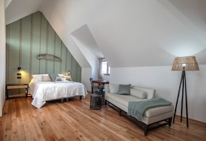 Departamento de diseñador, 2 habitaciones, vista parcial al mar | Tabla de planchar con plancha y wifi gratis