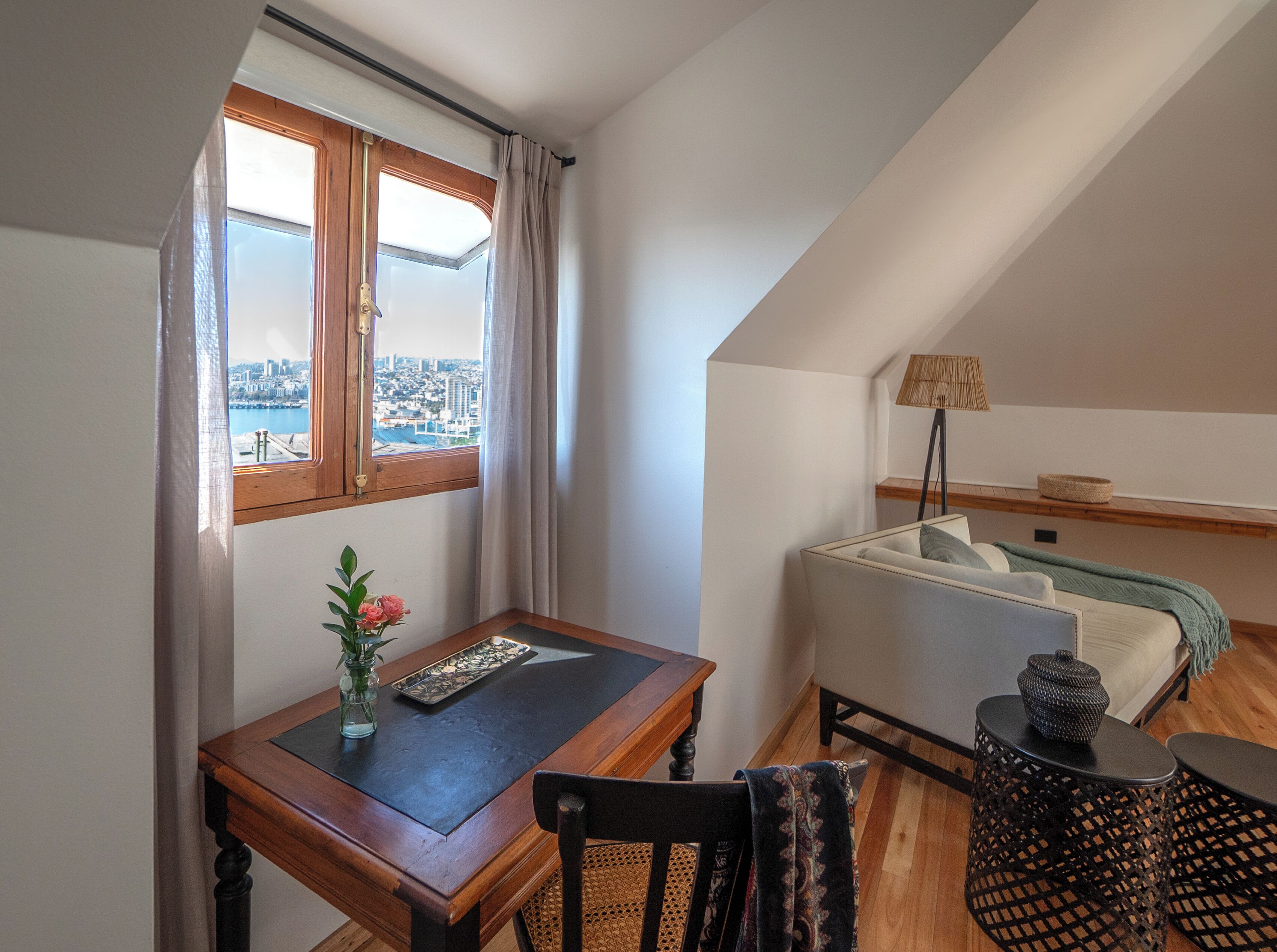 Apartemen Desain, 2 kamar tidur, pemandangan laut terbatas | Pemandangan dari kamar