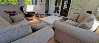 5 Star Holiday Home in Humble