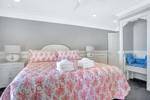 Villa, flere senger, terrasse (833 Ketch Court) | 2 soverom