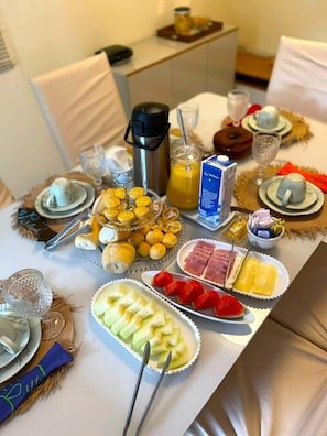 Free daily continental breakfast