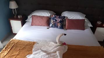 1 slaapkamer, een strijkplank/strijkijzer, wifi, beddengoed