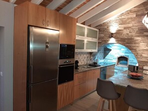 Refrigerador, microondas, horno, placa de cocina