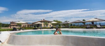 Estate with pool and vineyard in the Tuscan countryside, Mugello, near Florence