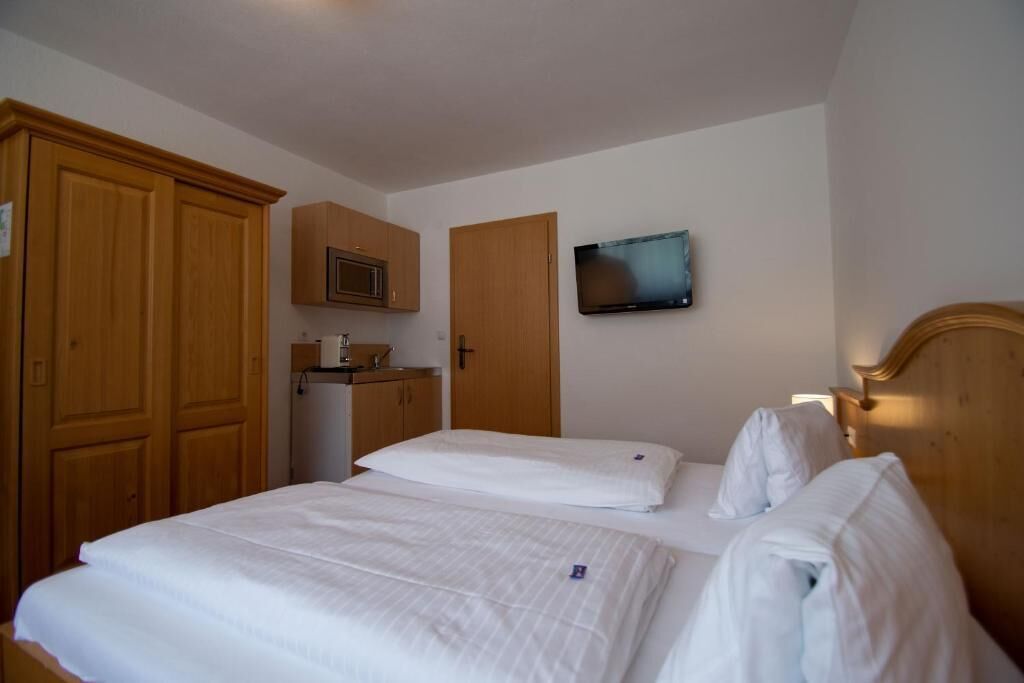 Quarto casal luxo, vista para a montanha | Escrivaninha, Wi-Fi de cortesia