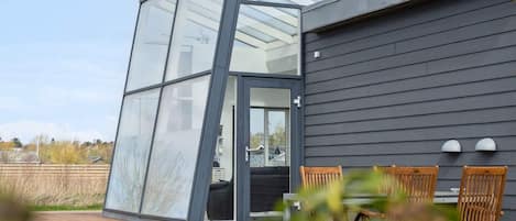 House | Bahagian luar