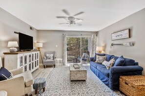 Villa, 1 très grand lit et 1 canapé-lit, balcon, vue jardin (1659 Bluff Villas) | Coin séjour